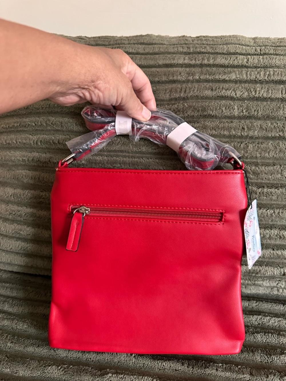 Brentano Vegan Leather Red Scalloped-Trim Shoulder Bag - Picture 4 of 6